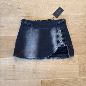 Outcast Clothing Mini Skirt Frayed Hem Buckle Detail Samantha Size M Gray